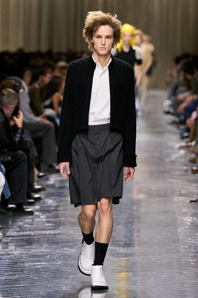 Look 44